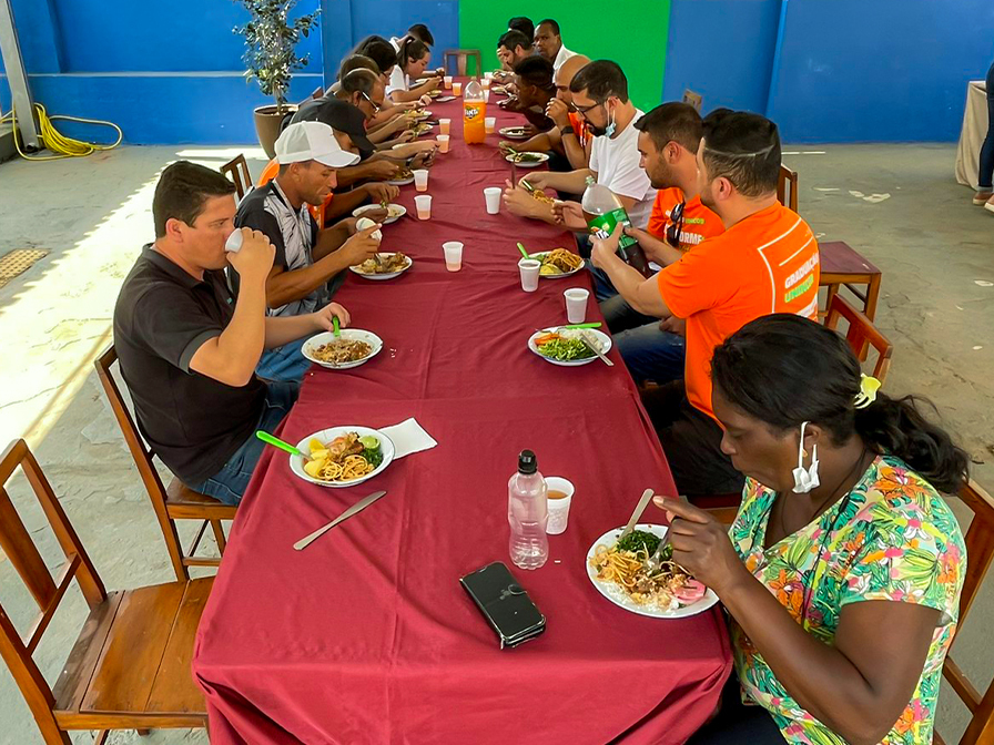 almoço na fazenda capa