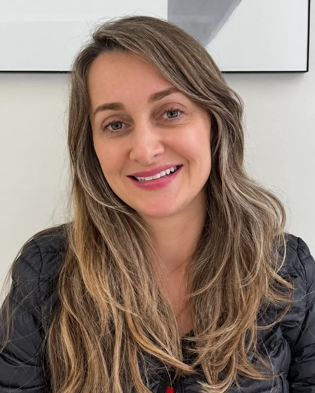 Profa. Dra. Renata Alves Lara Silva Rezende